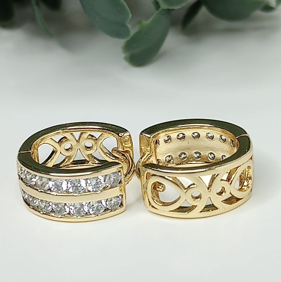 Elegant Gold and Silver Hoop Earrings - Picture 6 of 12